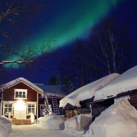 Lauri Historical Log House Manor Hotel Rovaniemi Bagian luar foto