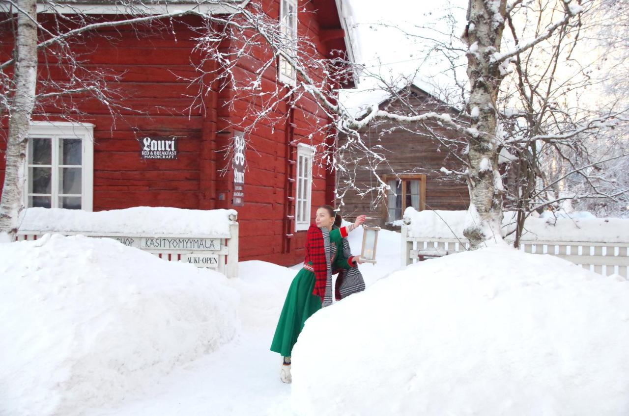 Lauri Historical Log House Manor Hotel Rovaniemi Bagian luar foto