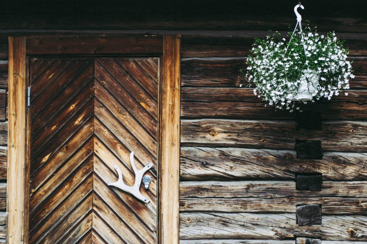 Lauri Historical Log House Manor Hotel Rovaniemi Bagian luar foto