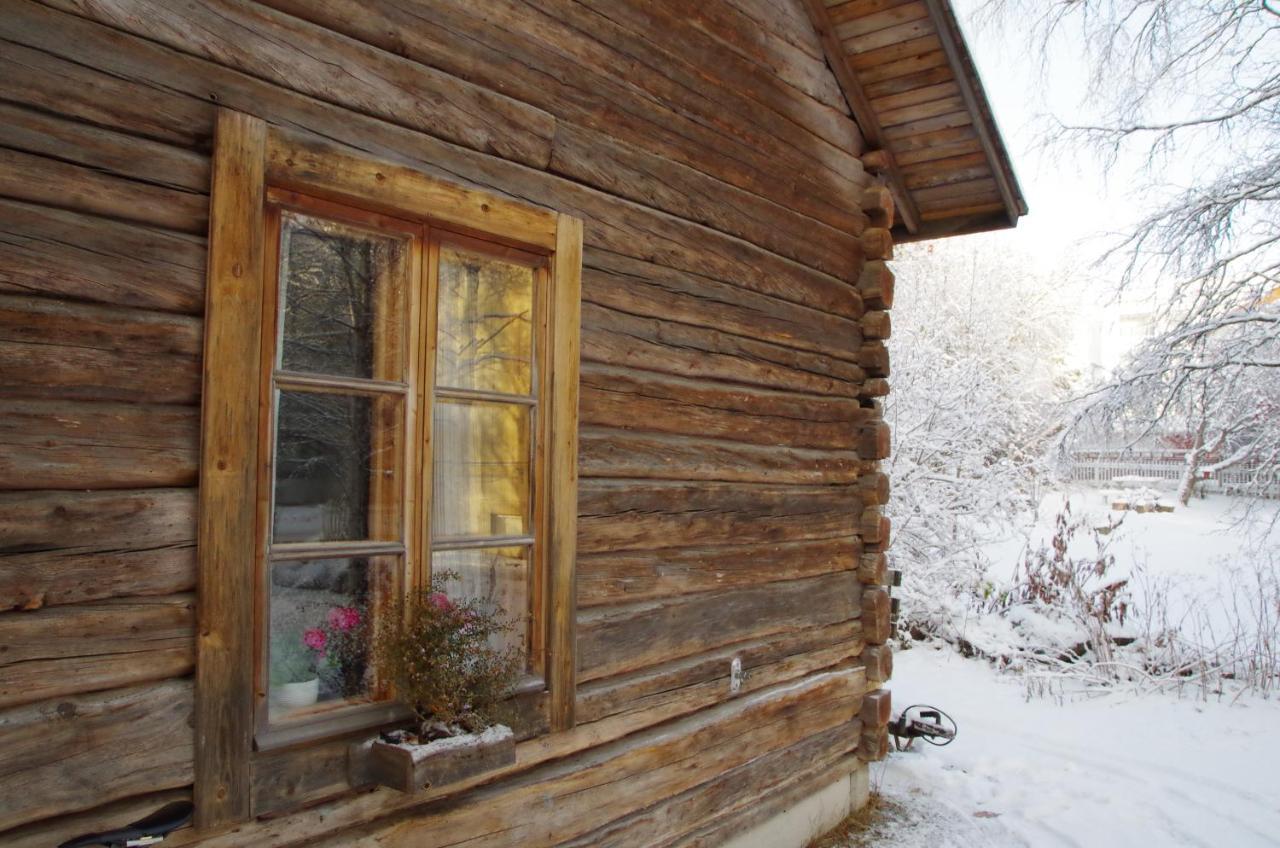 Lauri Historical Log House Manor Hotel Rovaniemi Bagian luar foto