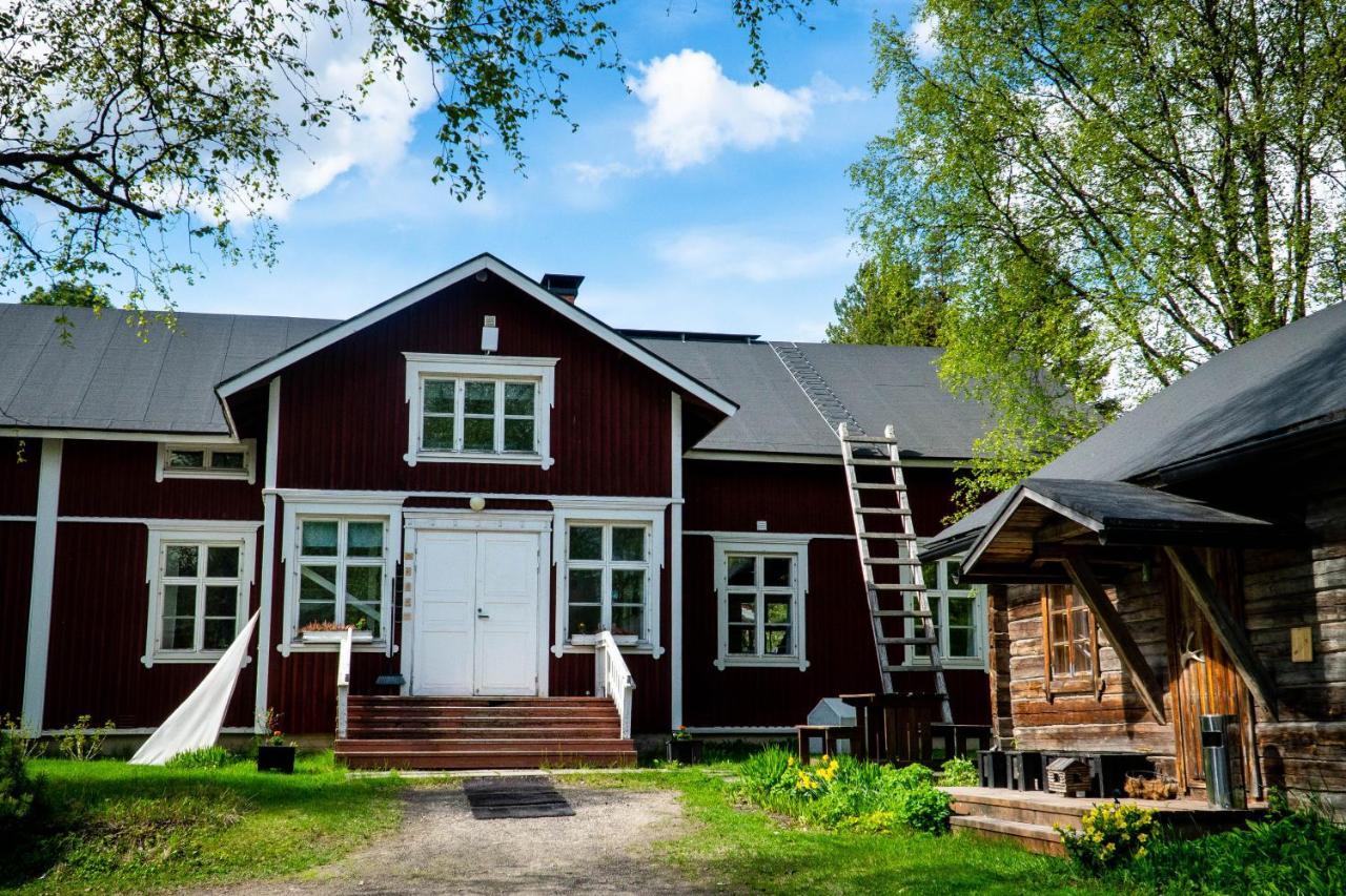 Lauri Historical Log House Manor Hotel Rovaniemi Bagian luar foto