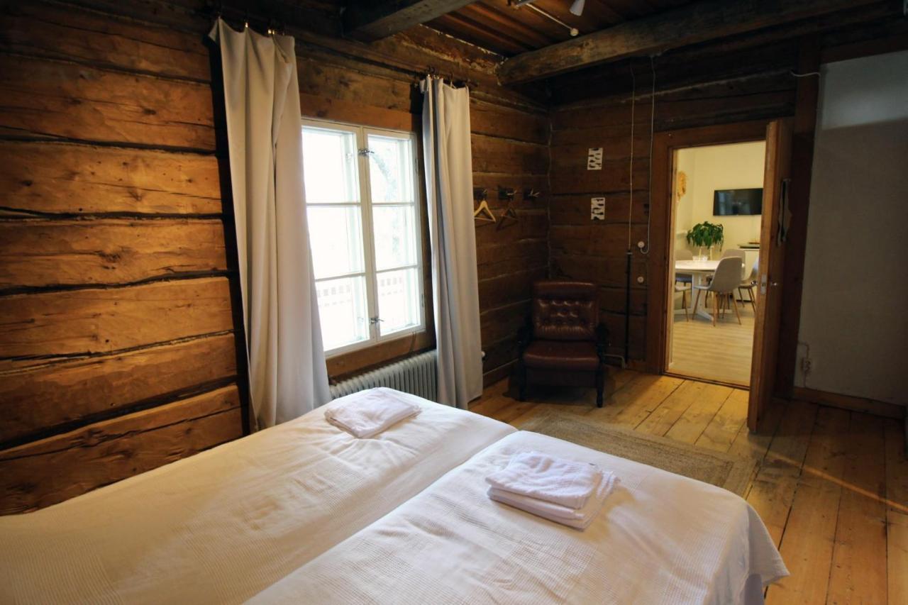 Lauri Historical Log House Manor Hotel Rovaniemi Bagian luar foto