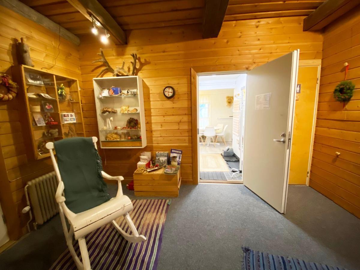 Lauri Historical Log House Manor Hotel Rovaniemi Bagian luar foto