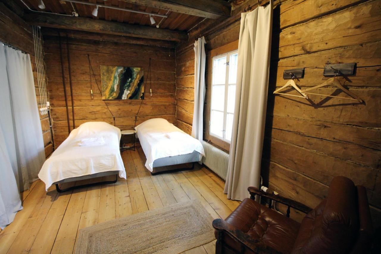 Lauri Historical Log House Manor Hotel Rovaniemi Bagian luar foto