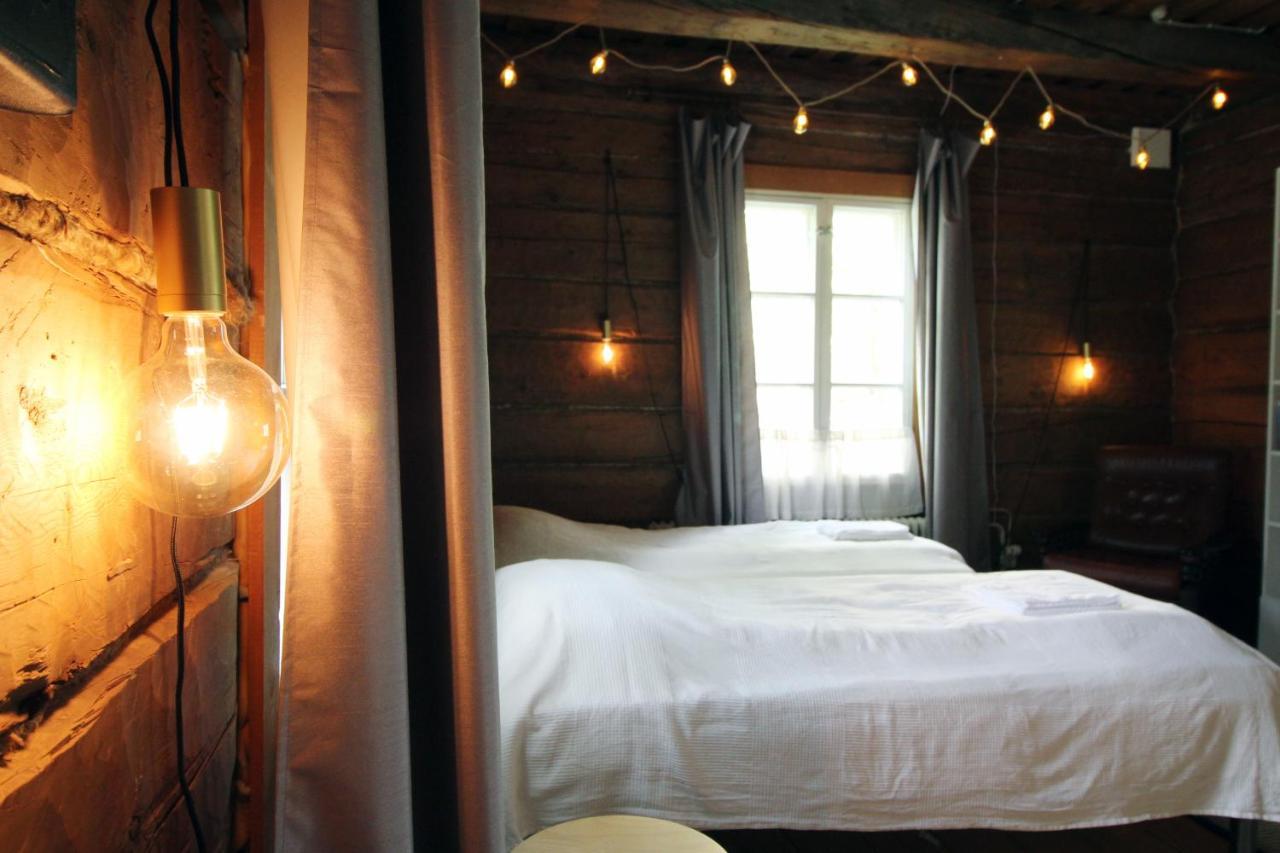 Lauri Historical Log House Manor Hotel Rovaniemi Bagian luar foto