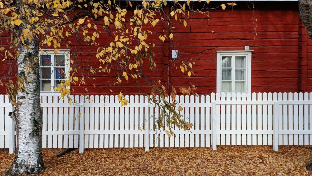 Lauri Historical Log House Manor Hotel Rovaniemi Bagian luar foto