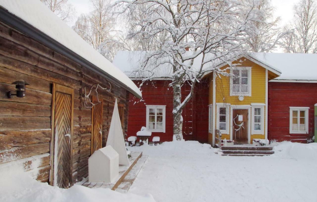 Lauri Historical Log House Manor Hotel Rovaniemi Bagian luar foto
