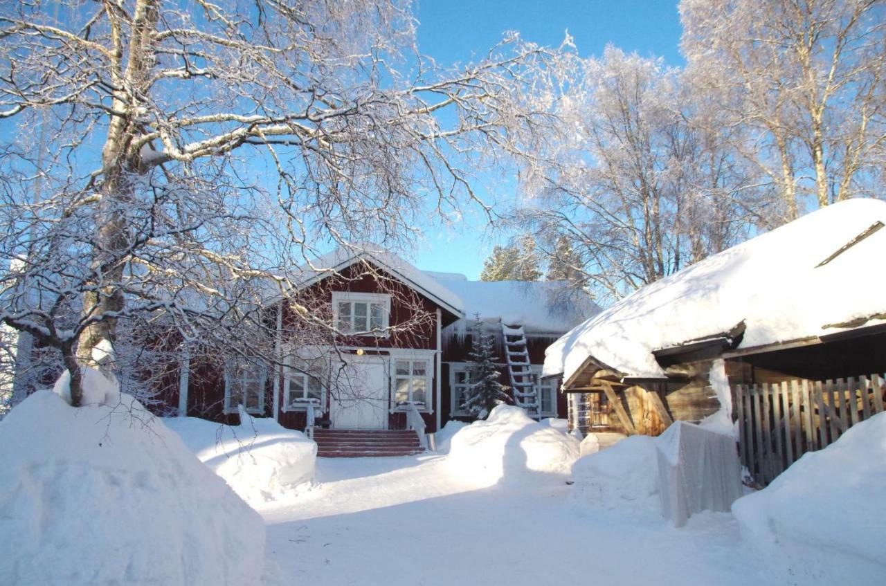 Lauri Historical Log House Manor Hotel Rovaniemi Bagian luar foto
